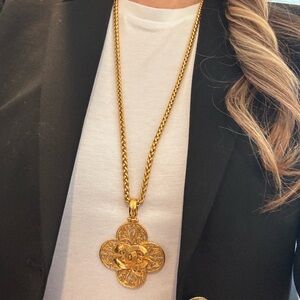 CHANEL Gold Clover Pendant Necklace 1996 Collection by Karl Lagerfeld